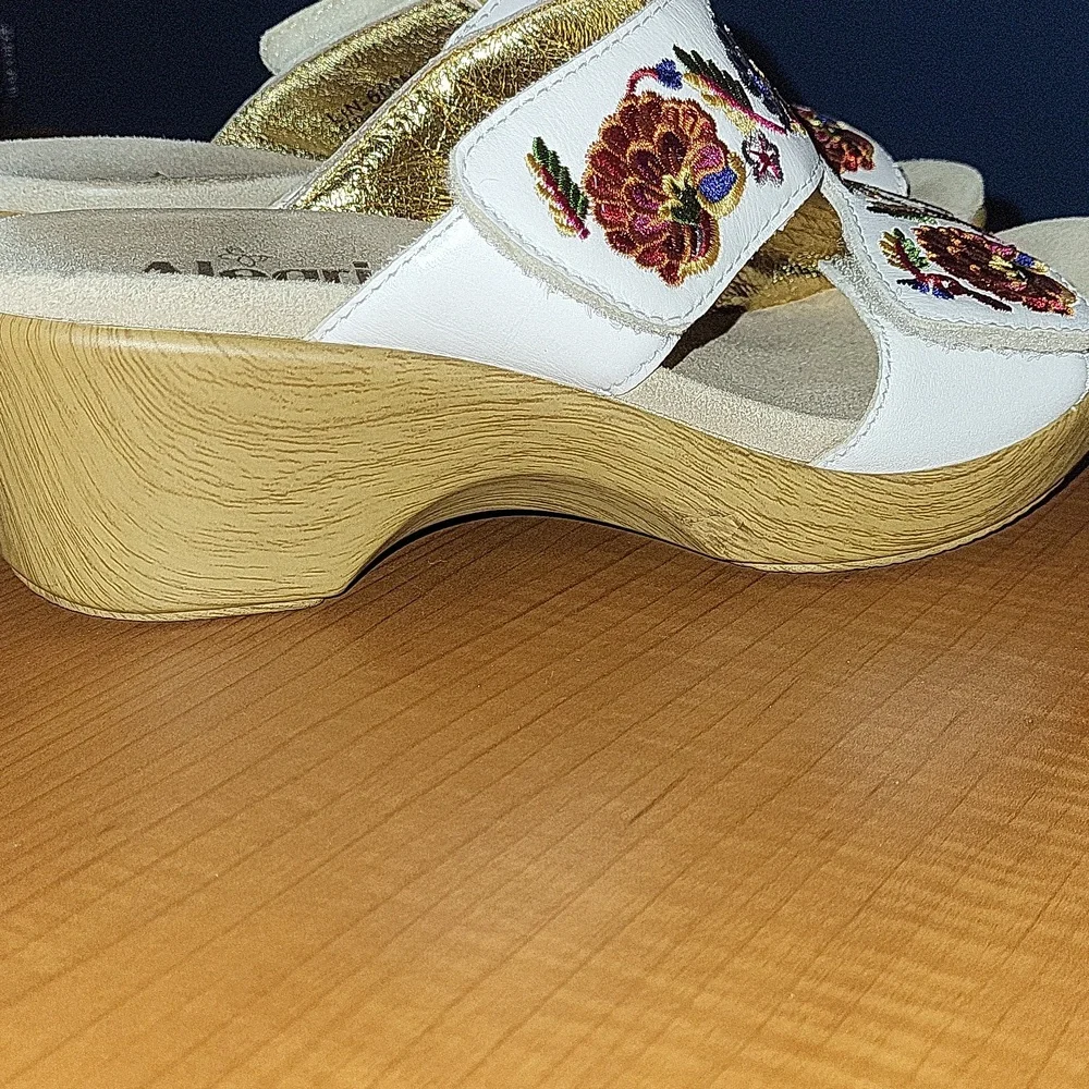 Alegria 8 8.5 Or 38 Embroidered White Sandals With Velcro - Picture 8 of 17